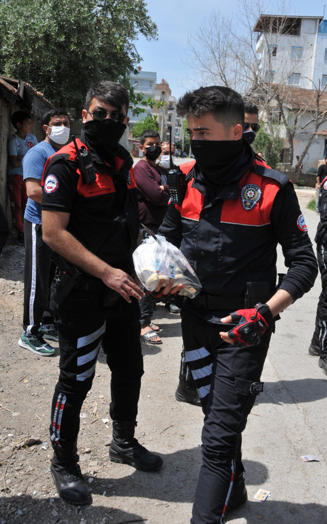 Antalya'da evde tek olan çocuğa kabusu yaşattı! Para dolu kasayı boşalttı kaçamadı - Resim: 2