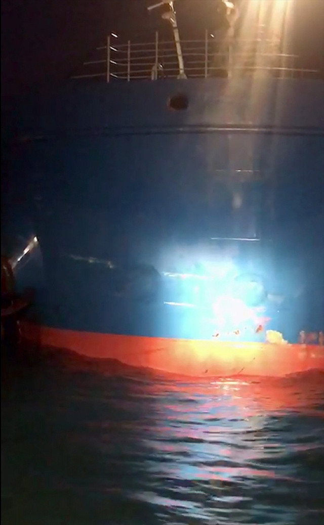 Rumelifeneri'nde tanker ile balıkçı teknesi çarpıştı - Resim: 1