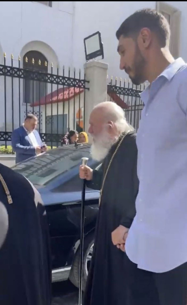 Yunan bayrak direğine sarılan FETÖ'cü Enes Kanter şimdi de bunu yaptı - Resim: 2