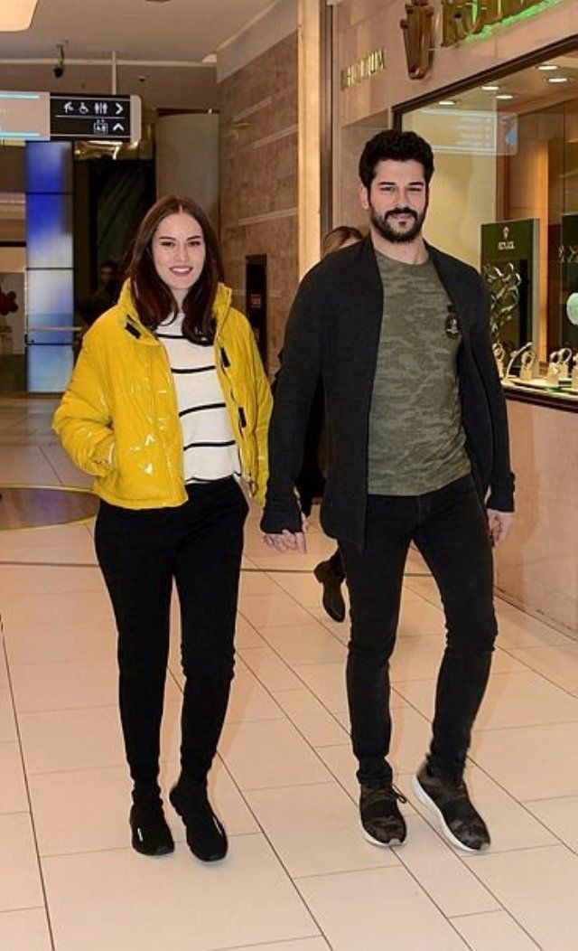 Yakında baba olacak olan Burak Özçivit kadınlarla yemek yedi 2 milyon tl kazandı - Resim: 1