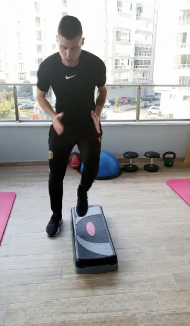 Yeni Malatyaspor'da futbolcular evde kondisyon çalışıyor - Resim: 0