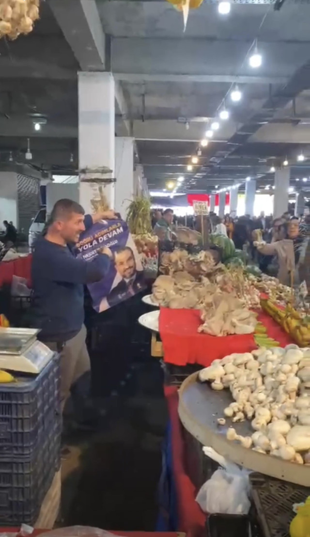 Pazarcı çıkarıp gösterdi milletvekili seçilemeyen aday gözyaşlarını tutamadı - Resim: 0