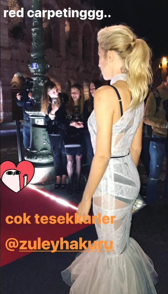 Nefes kestiler! Burcu ve Özge'den transparan şov - Resim: 4