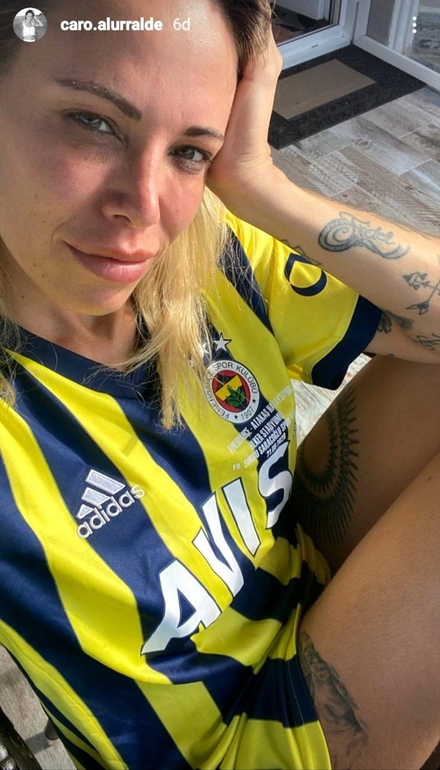 Fenerbahçe'nin yeni yengesi derbi pozuyla heyecanlandırdı - Resim: 3