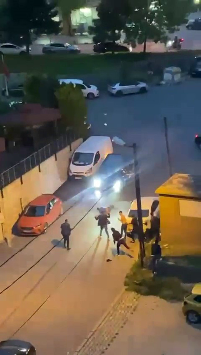 Alkollü sürücü ortalığı birbirine kattı, kendisini durdurmaya çalışan vatandaşı ezdi - Resim: 0