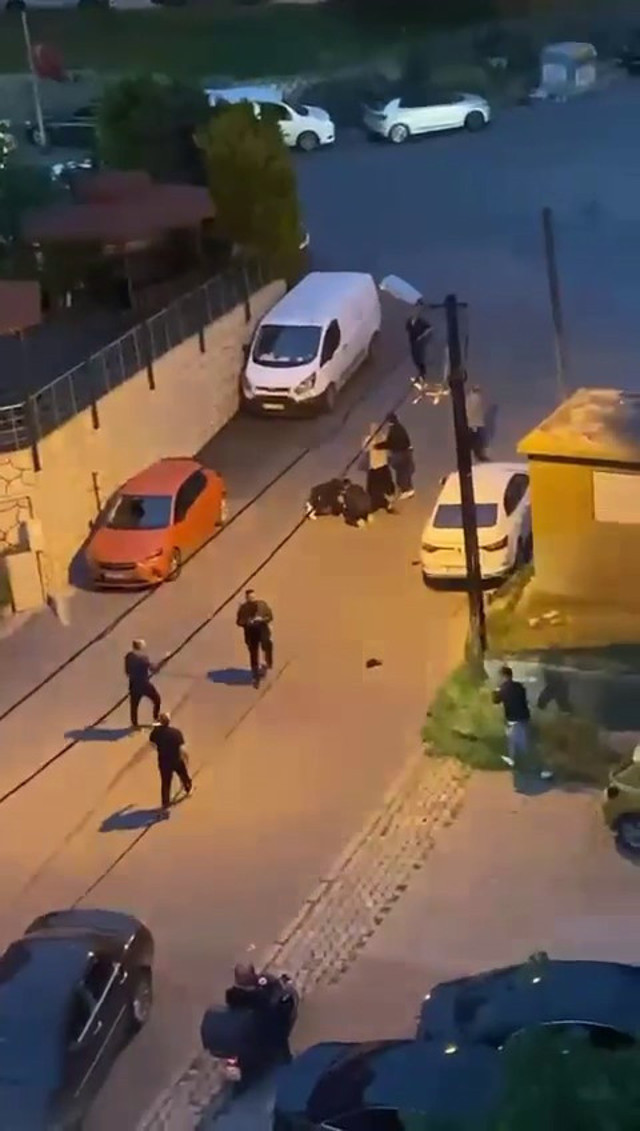 Alkollü sürücü ortalığı birbirine kattı, kendisini durdurmaya çalışan vatandaşı ezdi - Resim: 1