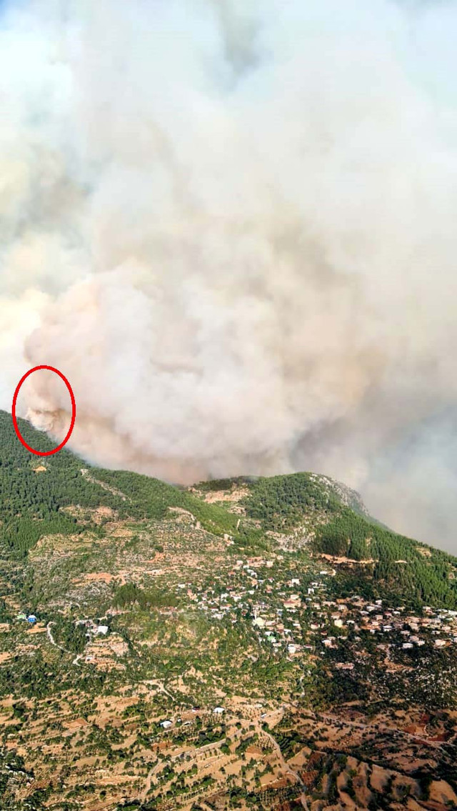 Antalya'daki orman yangınında yangın şeytanı oluşmuş - Resim: 0