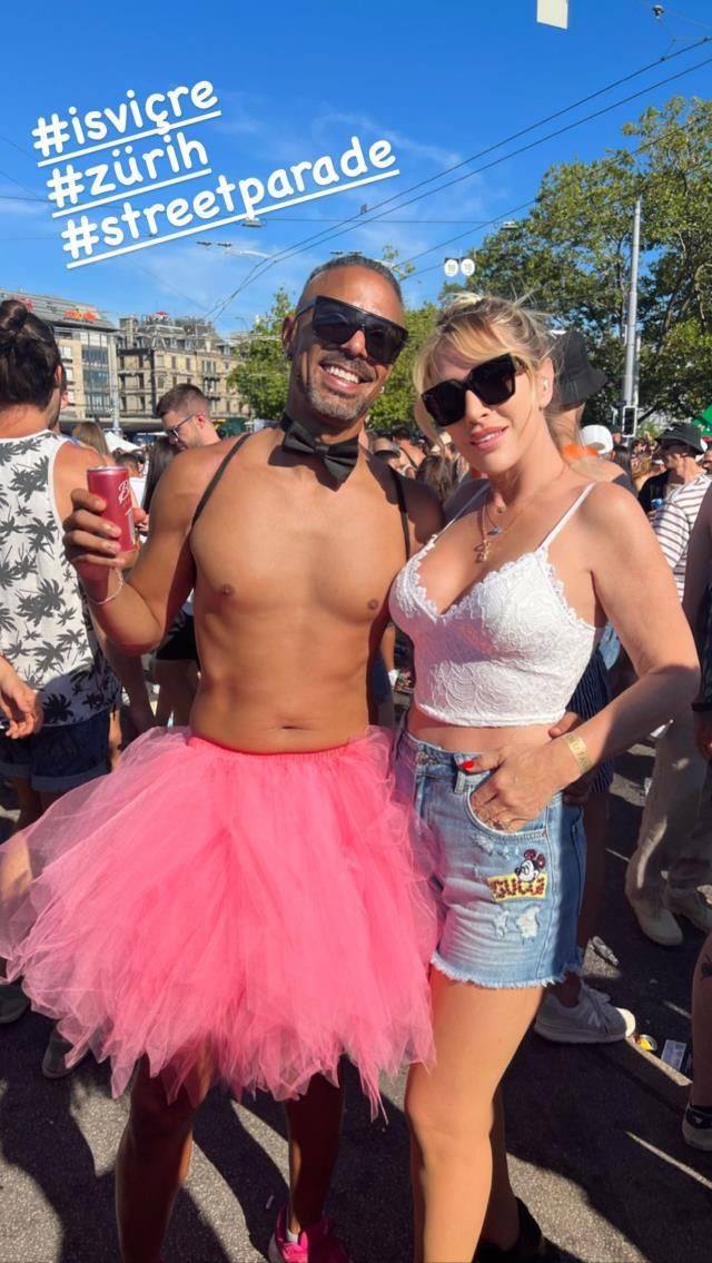 Seda Sayan kocasıyla birlikte LGBT yürüyüşüne katıldı! Fotoğraf paylaştı - Resim: 3