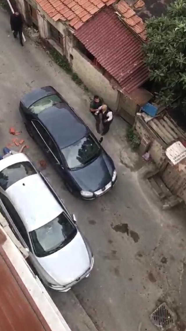 Beyoğlu'nda iki aile arasında çatışma çıkaran mesaj ölü ve yaralılar var - Resim: 0