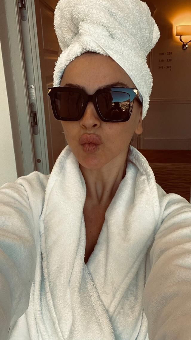 Hadise'den bornozlu paylaşımın ardından küvet pozu! Beğeni yağdı - Resim: 3