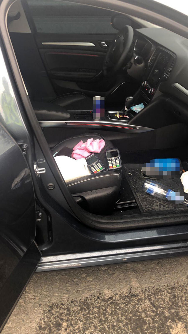 Makas atan sürücü otomobilinin lastikleri vurularak yakalandı - Resim: 0