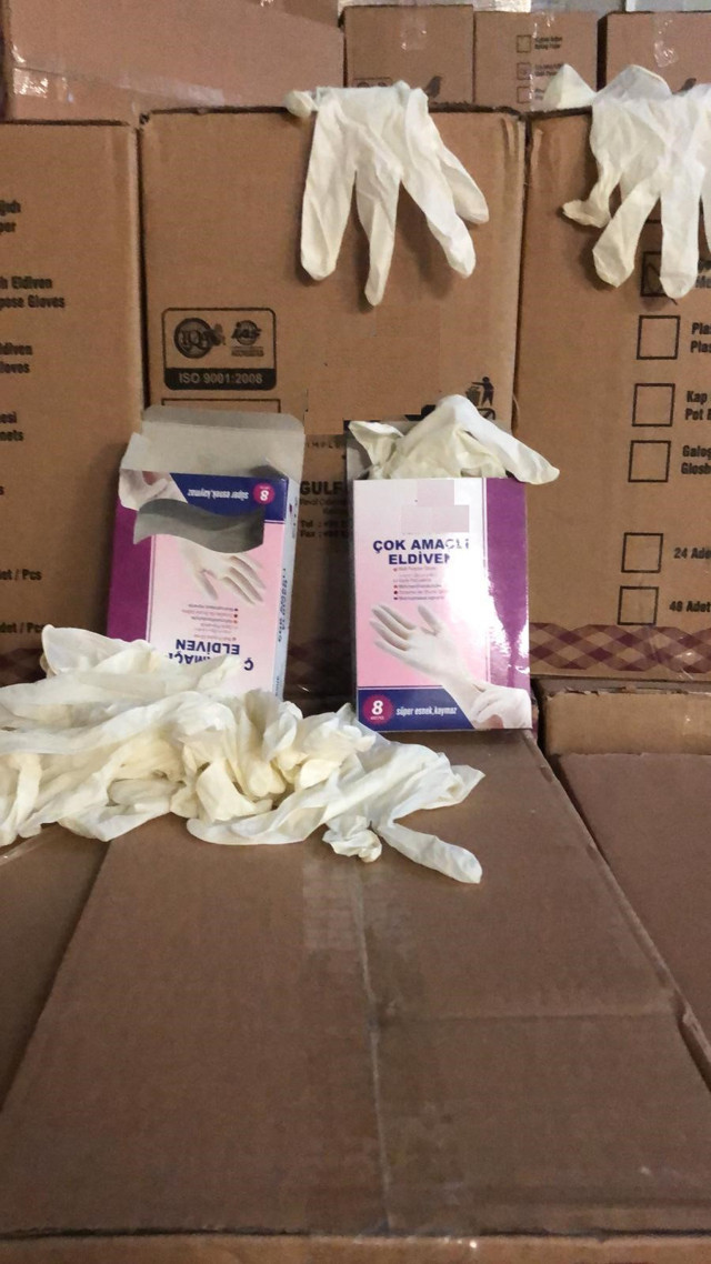Yurtdışına çıkarılmak istenen tıbbi eldivenler ele geçirildi - Resim: 0