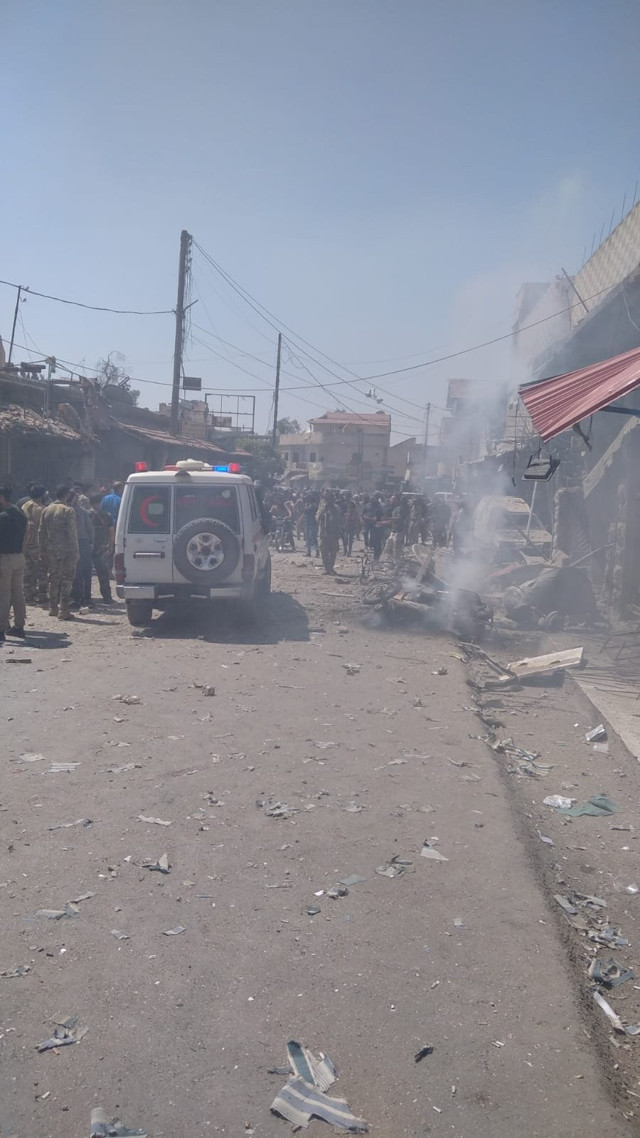 Suriye Resulayn'da bomba yüklü motosiklet patladı - Resim: 0