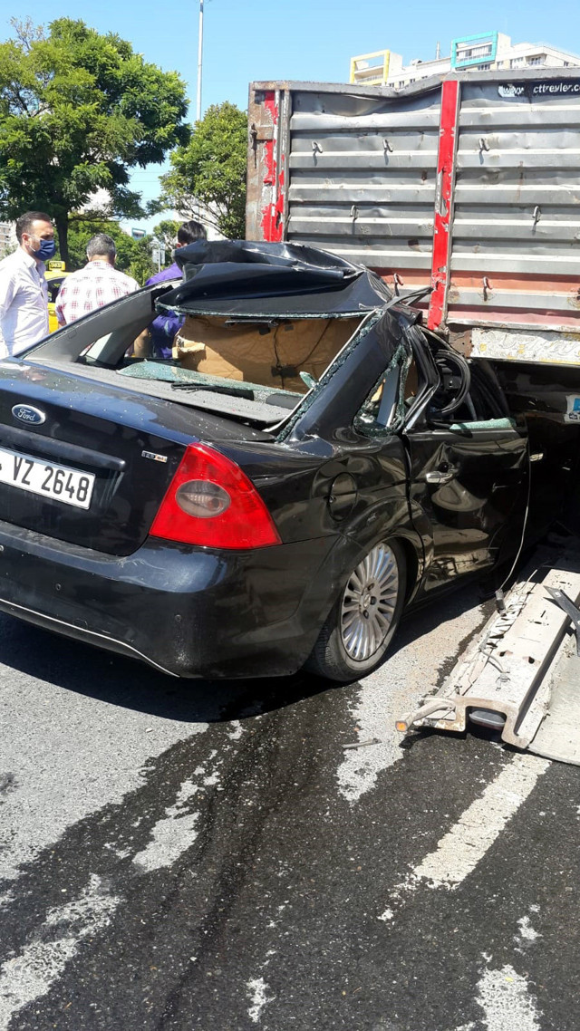 Avcılar’daki trafik kazasında mucize kurtuluş - Resim: 0
