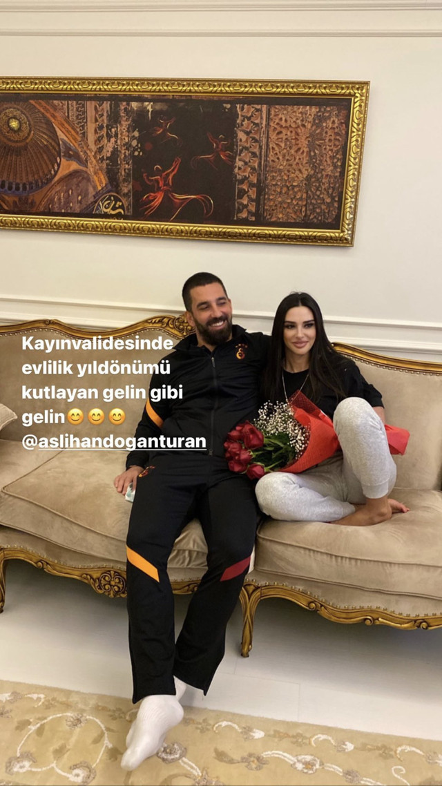 Arda Turan evlilik yıldönümü fotoğrafı paylaştı: Gelin gibi gelin - Resim: 0