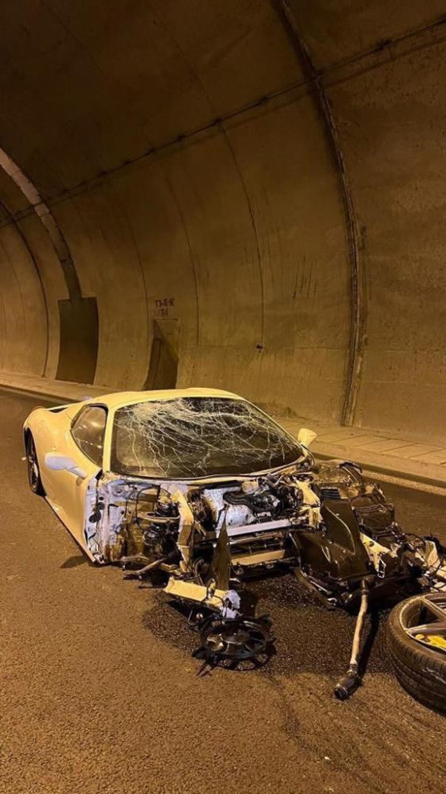 Ünlü modifiyeci Ünal Turan ölümden döndü! Korkunç kaza saniye saniye kamerada: 14 milyon liralık araç pert oldu! - Resim: 0