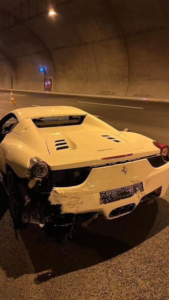 Ünlü modifiyeci Ünal Turan ölümden döndü! Korkunç kaza saniye saniye kamerada: 14 milyon liralık araç pert oldu! - Resim: 1