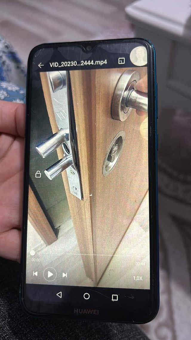 Esenyurt'ta kadın hırsızlar kamerada! Boş olduğundan emin oldukları daireyi soydular - Resim: 2