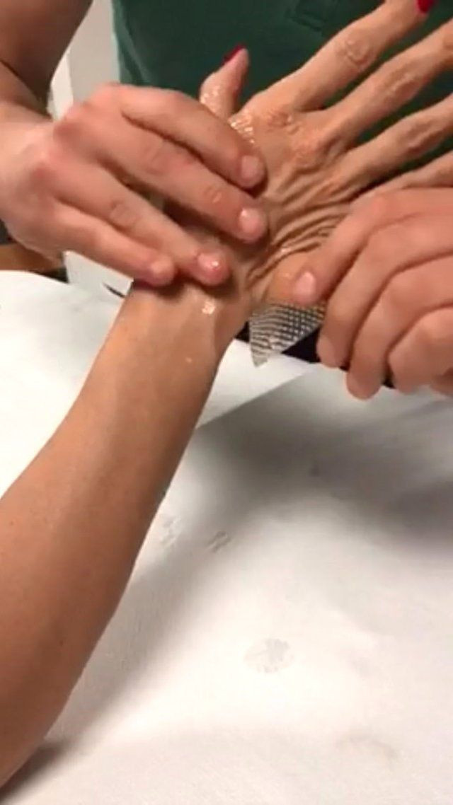 Pamela Anderson Adil Rami'den şiddet gördüğünü iddia ederek video yayınladı! - Resim: 3