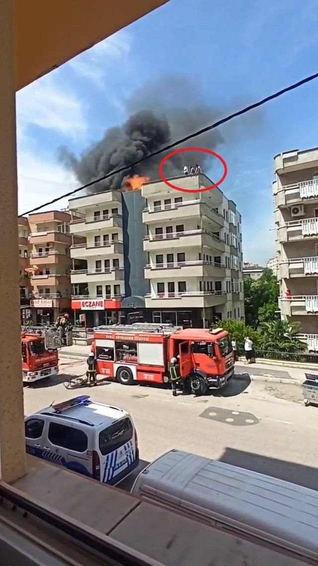 Alev kapanının içinde can pazarı! Bursa'da korku dolu anlar kamerada - Resim: 4