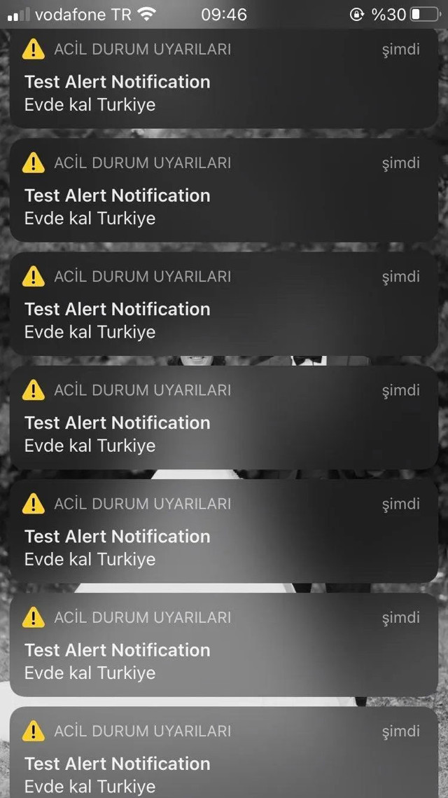 Türkiye'deki iPhone sahipleri bu sabah gelen mesajla panikledi - Resim: 0