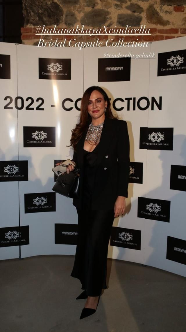 Buket Aydın defileye katıldı cesur dekoltesiyle dikkat çekti - Resim: 3