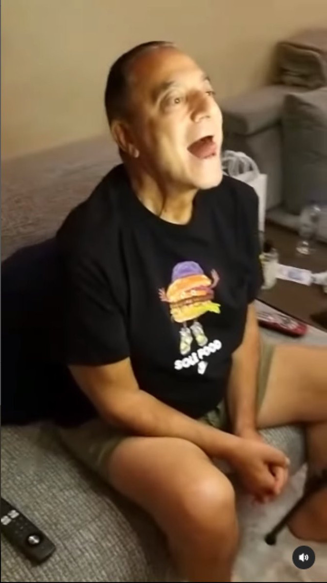 Mehmet Ali Erbil'den bir skandal daha! TikTok canlı yayınında küfürler savurup, el hareketi çekti! - Resim: 2