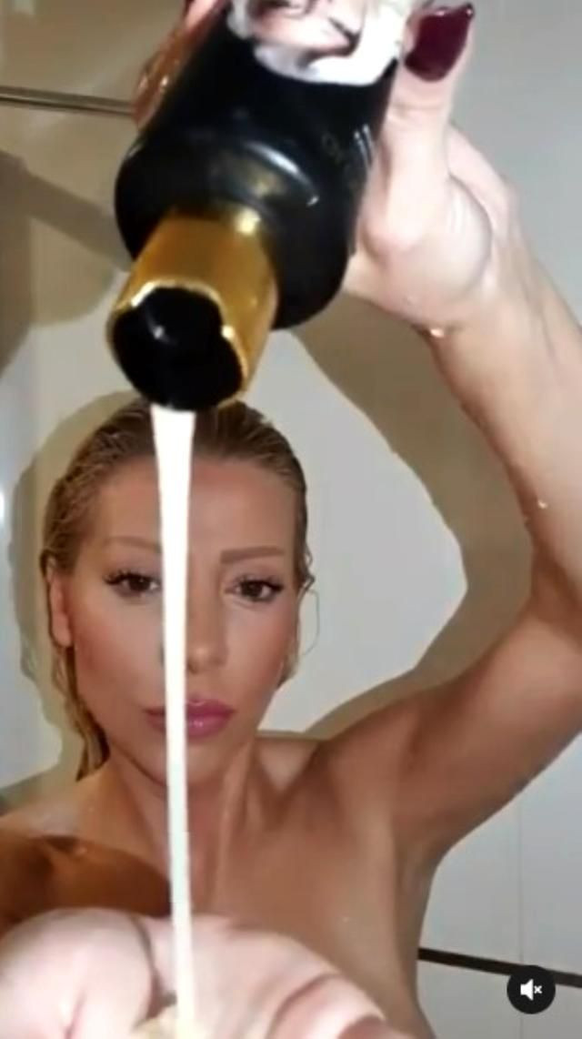 Ebru Polat ve Gülşah Saraçoğlu'ndan şoke eden tanıtım banyoda çektiler - Resim: 2