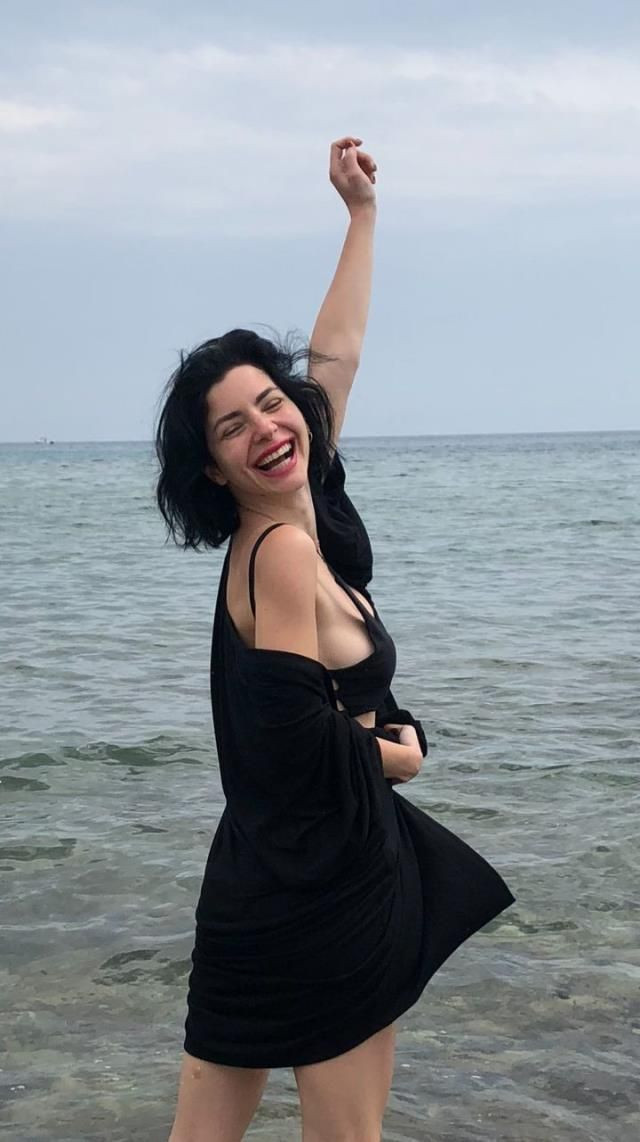 Mert Aydın'dan boşanan Merve Boluğur nispet yaparcasına jartiyerli pozunu paylaştı! - Resim: 4