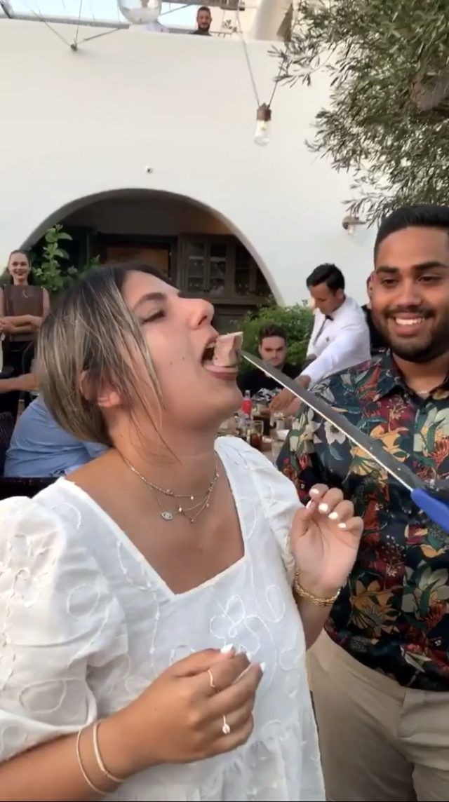 Nusret Gökçe'nin restorantında ilginç evlilik teklifi! Kaburganın üzerinde tektaş - Resim: 2