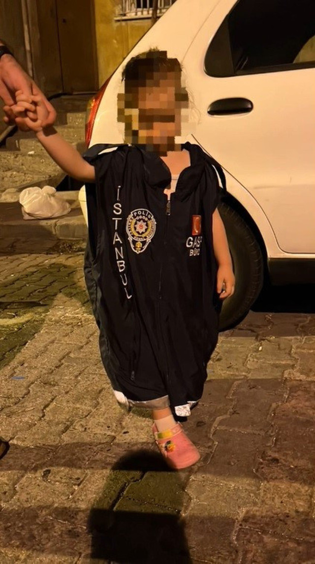 2,5 yaşındaki kız çocuğunu kaçırdılar, fidye istemek üzereyken yakalandılar! - Resim: 0