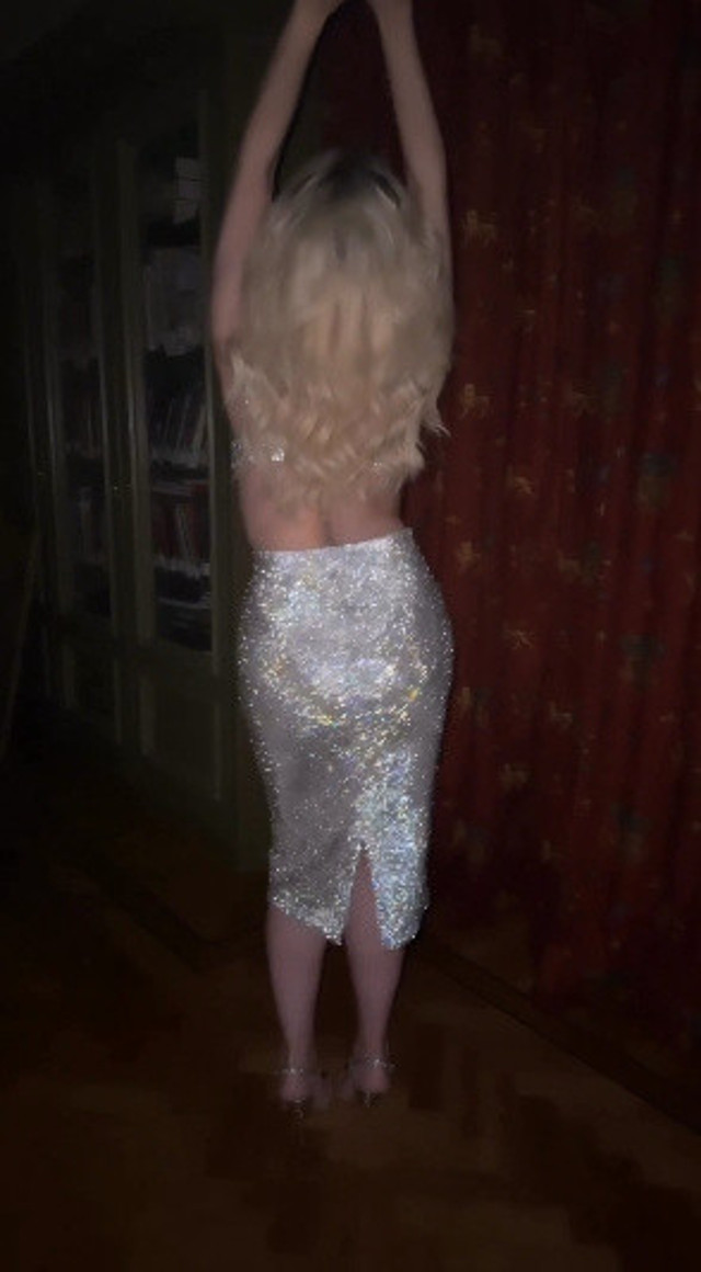 Hadise'nin kalça dansı sosyal medyayı salladı! Göğüs dekolteli elbisesiyle kendinden geçti - Resim: 2