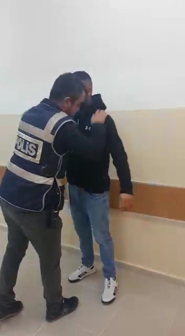 Kopya düzeneği ile sınava gireceklerdi! Yakayı ele verdiler - Resim: 0