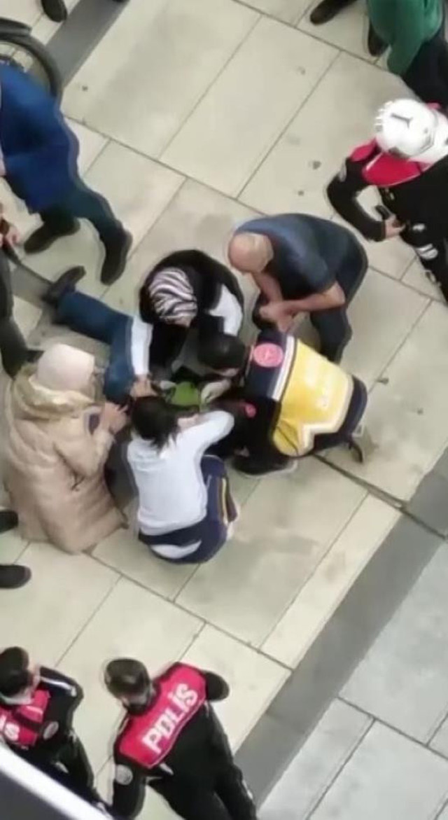 13 yaşındaki çocuk şehrin göbeğinde dehşet saçtı! Adamı boynundan bıçakladı: Nedeni ise... - Resim: 2