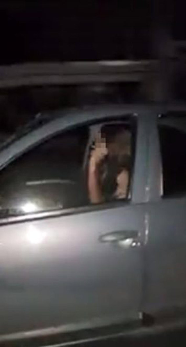  Otoyolda araç seyir halindeyken ilişkiye girdiler... - Resim: 2