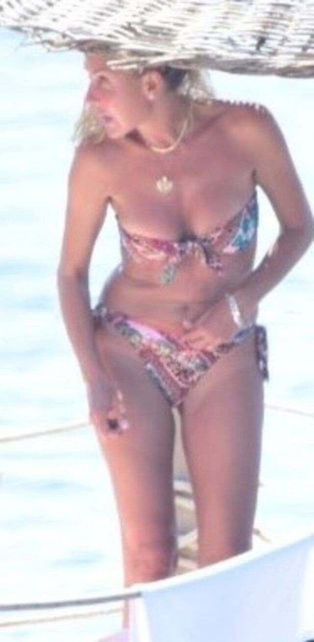 Eski manken Gizem Özdilli poz uğruna yaptığıyla yürekleri ağza getirdi düşüyordu - Resim: 4