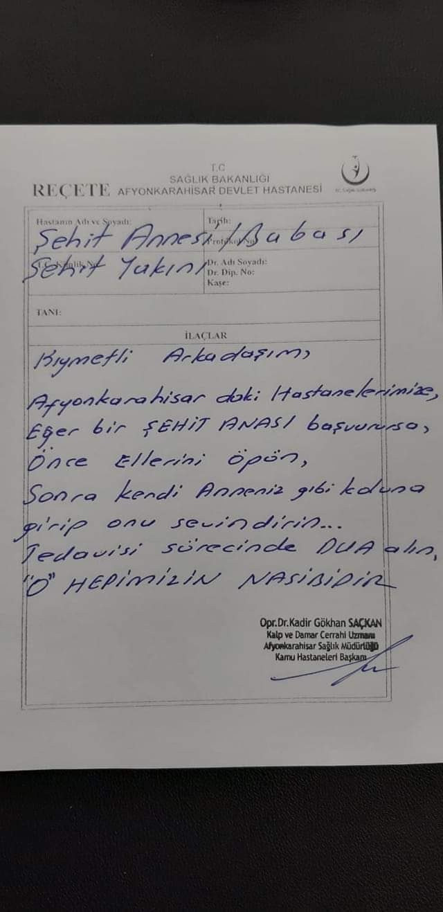 Opr. Dr. Gökhan Saçkan’ın reçeteye yazdığı talimat herkesi duygulandırdı - Resim: 0