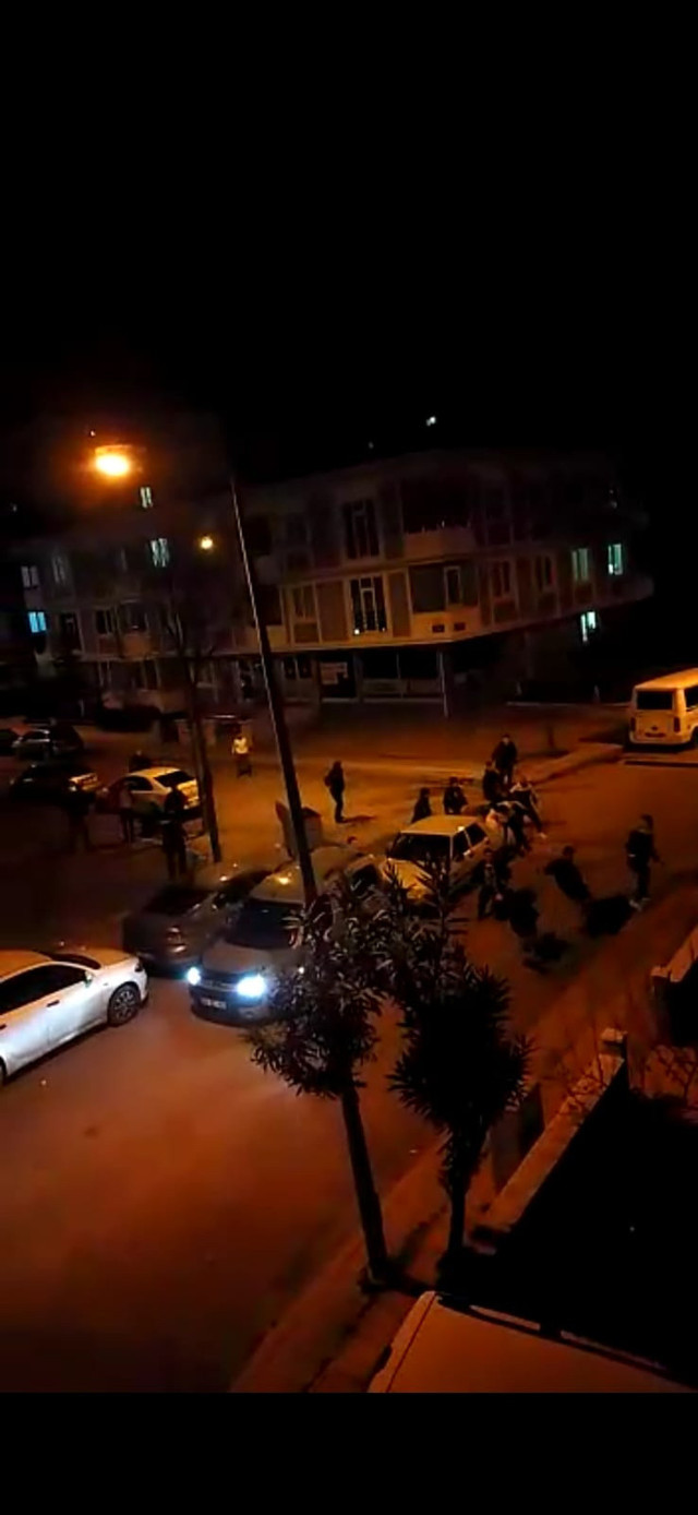 Samsun'da sokak kavgası anbean kameralarda bir kişi başından vuruldu - Resim: 0