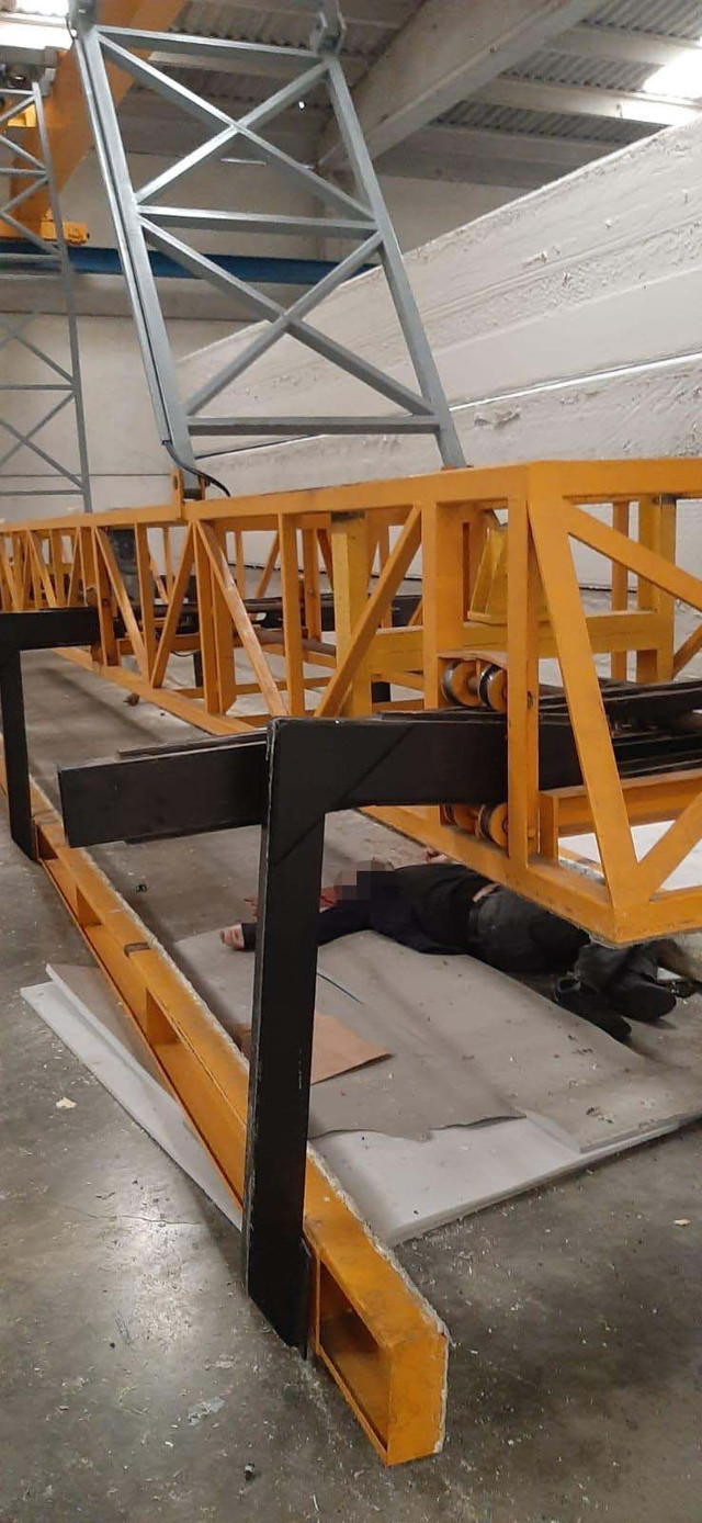 Samsun'da işçinin talihsiz ölümü: Halatı kopan vinç kolunun altında kaldı - Resim: 1