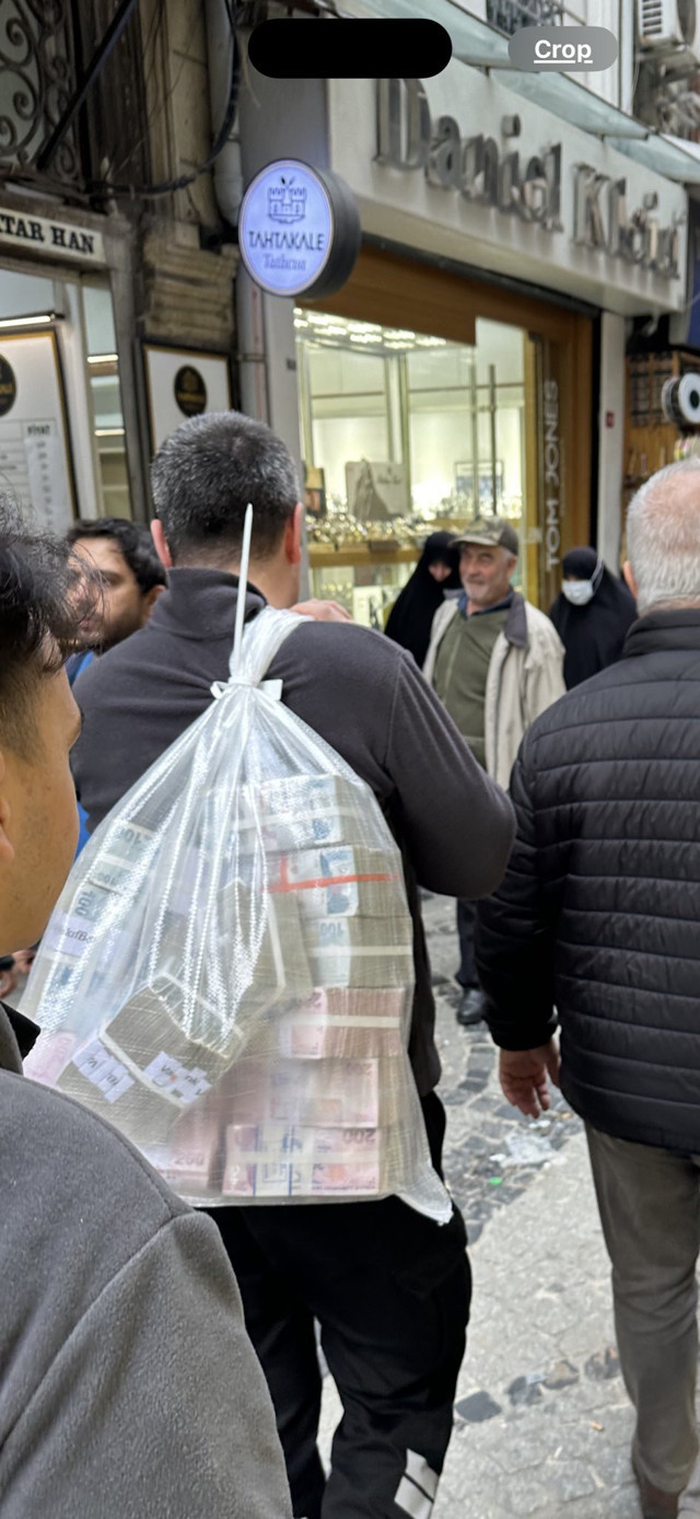 Tahtakale bu fotoğrafı konuşuyor! 55 bin dolar bir çuval Türk Lirası mı ediyor? - Resim: 0