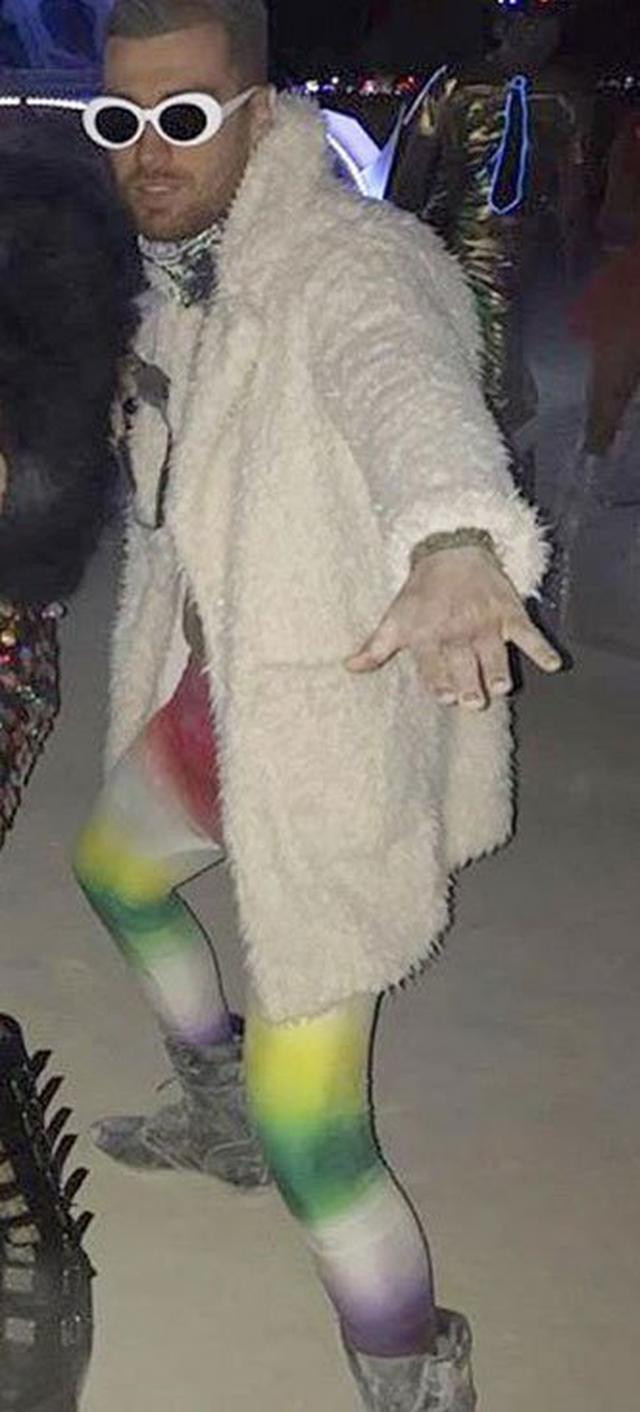 Oğulcan Engin'in yeni tarzı! Yine çok konuşulacak - Resim: 1