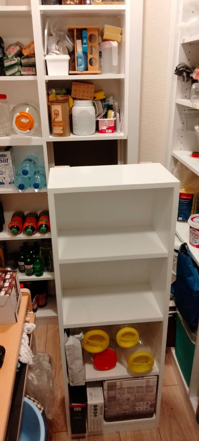 FETÖ'den aranan kadın evinin kilerindeki özel bölmede yakalandı - Resim: 0