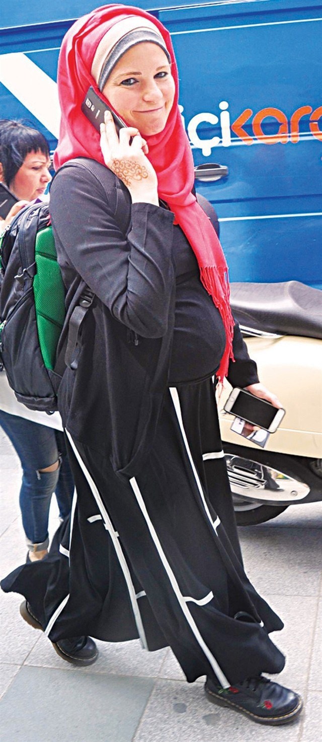 Burcu Çetinkaya doğum için gün sayıyor bebeğinin cinsiyeti... - Resim: 2