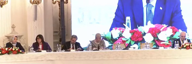 Koronavirüs zirvesinde bakanlar için sıkı tedbir mesafeler korundu - Resim: 0