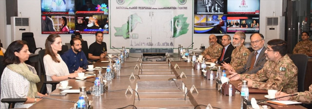 Angelina Jolie'den dikkat çeken ziyaret! Ülkelere 'daha fazla yardım' çağrısı yaptı - Resim: 1