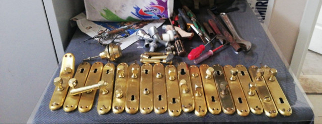 Bursa'da hırsız kapı koluna bile göz dikti suçüstü yakalandı - Resim: 0