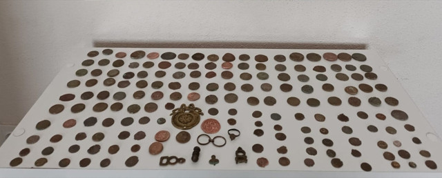 Tekirdağ'da bir kişinin üzerinden çıkanlar şaşırttı! Tam 184 adet... - Resim: 0