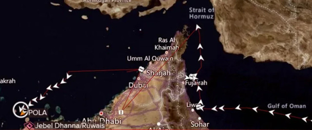 Hürmüz Boğazı'nda dikkat çeken geçiş! Sadece tek tanker ilerledi - Resim: 0