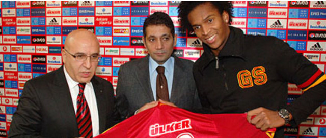 Galatasaray'ın eski yıldızı partide tutuklandı - Resim: 0