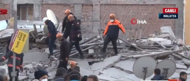 Malatya'da 6 katlı bina çöktü! Ekipler olay yerine sevk edildi Vali'den açıklama geldi - Resim: 0